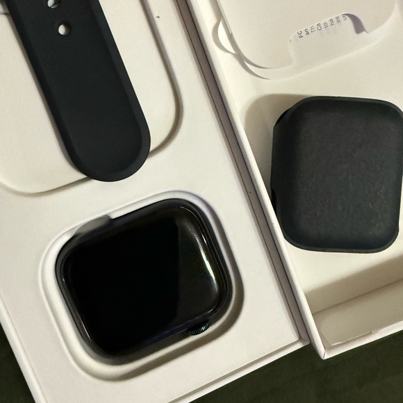 Apple Watch - Picture 2 of 5